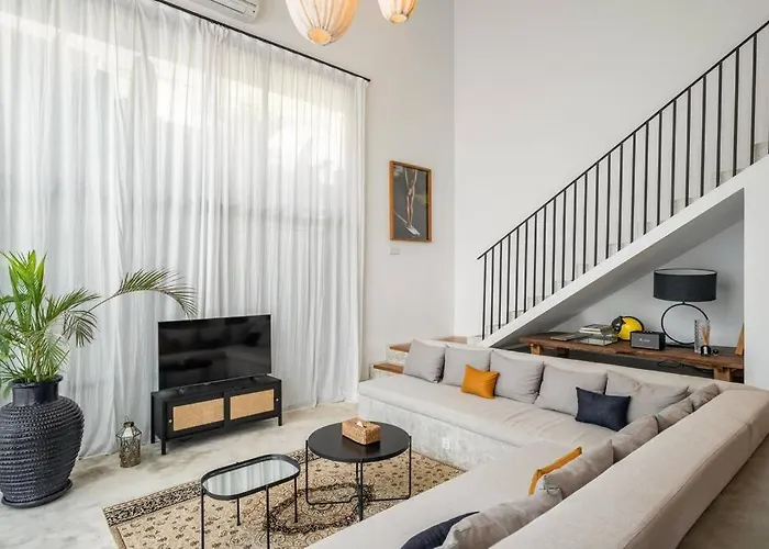Modern 3 Bedrooms Myla By Orivista, Pool-netflix-wifi